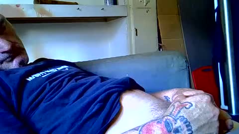 Snapshot of ragingzef69 chatting on 02/17/25, 02:53 Bigthickdickinvic online show from 02/17/25, 02:53