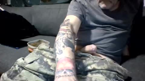 Snapshot of ragingzef69 chatting on 07/08/26, 01:59 Bigthickdickinvic online show from 07/08/26, 01:59