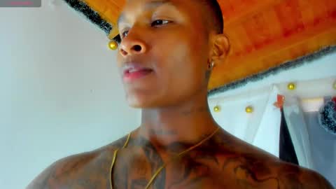 Snapshot of ragnarhot24 chatting on 02/12/26, 03:29 Andres H online show from 02/12/26, 03:29