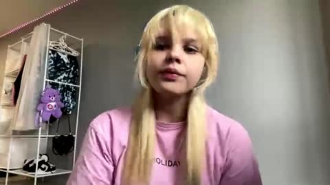 Snapshot of raguellipscombe chatting on 04/11/26, 10:08 Eshly online show from 04/11/26, 10:08