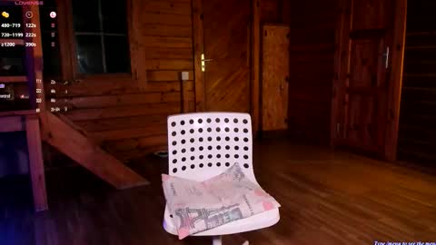 Snapshot of raichell_magicts chatting on 10/01/25, 12:27   60 off online show from 10/01/25, 12:27
