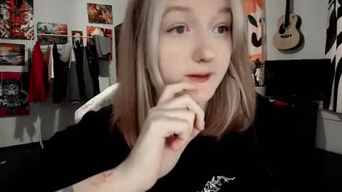 Kate online show from 09/30/25, 08:41