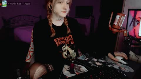 Snapshot of raiingurl chatting on 06/05/26, 10:48 Kate online show from 06/05/26, 10:48