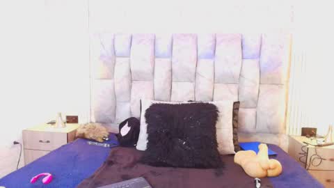 Snapshot of railey_rosse_ chatting on 09/24/25, 07:39 Welcome to my room online show from 09/24/25, 07:39