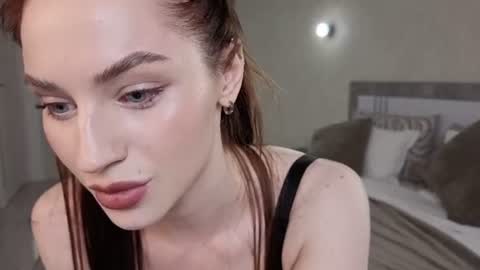 Snapshot of railianca chatting on 06/15/26, 09:39 Camilla online show from 06/15/26, 09:39