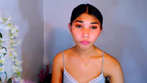 Snapshot of raindrizzle1706 chatting on 11/19/25, 05:40 raindrizzle1706 online show from 11/19/25, 05:40