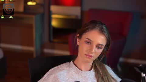 Raisa online show from 10/06/25, 05:43