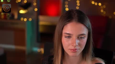 Snapshot of raisadoll chatting on 12/21/25, 05:53 Raisa online show from 12/21/25, 05:53