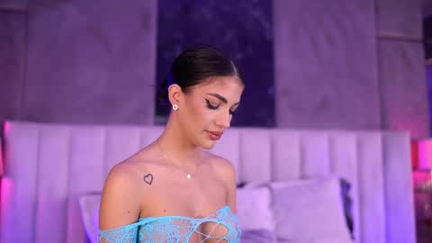 Raisa online show from 10/25/25, 04:02