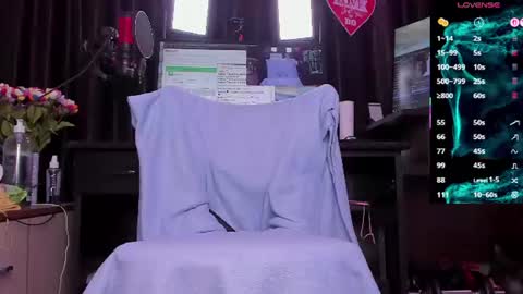 Laura online show from 06/15/26, 02:36