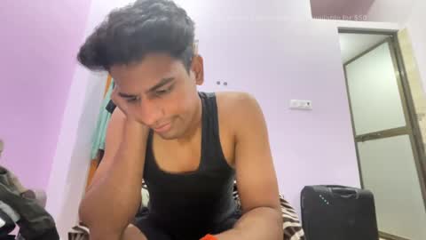 Snapshot of raju_smith chatting on 12/21/25, 12:34 raju_smith online show from 12/21/25, 12:34