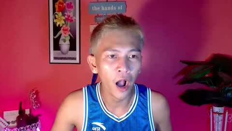 Snapshot of ralfhuge24 chatting on 09/21/25, 08:49 ralfhuge24 online show from 09/21/25, 08:49