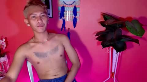 Snapshot of ralfhuge24 chatting on 09/24/25, 06:00 ralfhuge24 online show from 09/24/25, 06:00