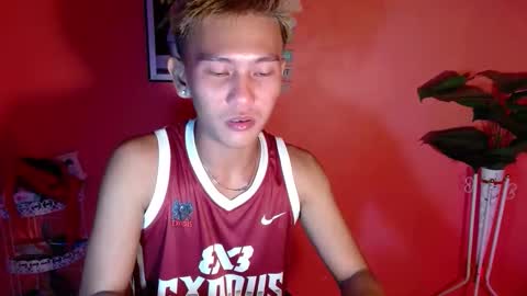 Snapshot of ralfhuge24 chatting on 10/17/25, 04:42 ralfhuge24 online show from 10/17/25, 04:42