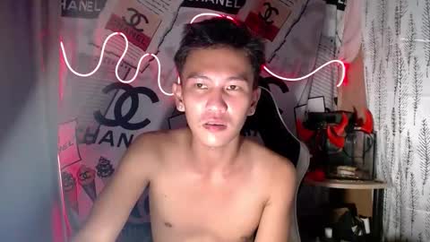 Snapshot of ralfhuge24 chatting on 10/31/25, 09:05 ralfhuge24 online show from 10/31/25, 09:05