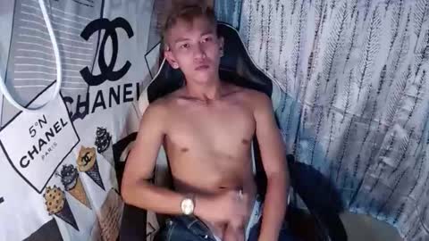 Snapshot of ralfhuge24 chatting on 12/20/25, 06:42 ralfhuge24 online show from 12/20/25, 06:42