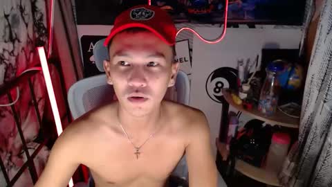 Snapshot of ralfhuge24 chatting on 02/22/26, 10:19 ralfhuge24 online show from 02/22/26, 10:19