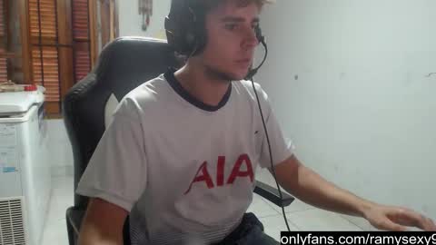 Snapshot of ramisexyloveyou chatting on 03/25/26, 11:49 Ramiro online show from 03/25/26, 11:49