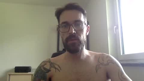 Snapshot of ramler0815 chatting on 06/26/26, 01:26 ramler0815 online show from 06/26/26, 01:26