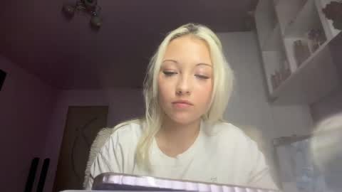 Snapshot of ranapfaffinger chatting on 05/25/26, 06:25 Emma online show from 05/25/26, 06:25