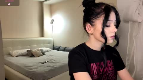 Luna online show from 02/03/26, 04:01