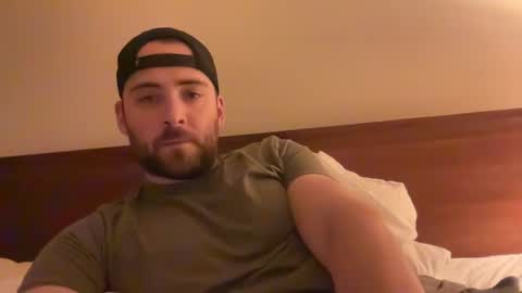 Snapshot of randomdude5950 chatting on 12/13/24, 02:21 randomdude5950 online show from 12/13/24, 02:21