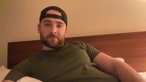 Snapshot of randomdude5950 chatting on 01/10/25, 02:14 randomdude5950 online show from 01/10/25, 02:14