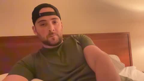 Snapshot of randomdude5950 chatting on 01/22/25, 02:48 randomdude5950 online show from 01/22/25, 02:48