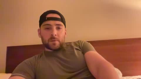 Snapshot of randomdude5950 chatting on 01/27/25, 01:48 randomdude5950 online show from 01/27/25, 01:48