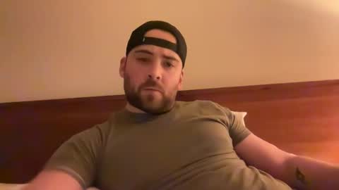 Snapshot of randomdude5950 chatting on 02/28/25, 02:42 randomdude5950 online show from 02/28/25, 02:42