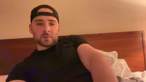 Snapshot of randomdude5950 chatting on 03/07/25, 02:46 randomdude5950 online show from 03/07/25, 02:46