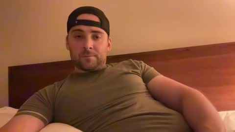 Snapshot of randomdude5950 chatting on 09/22/25, 01:51 randomdude5950 online show from 09/22/25, 01:51