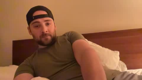 Snapshot of randomdude5950 chatting on 11/10/25, 01:26 randomdude5950 online show from 11/10/25, 01:26