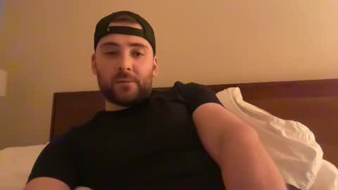 Snapshot of randomdude5950 chatting on 02/13/26, 01:34 randomdude5950 online show from 02/13/26, 01:34