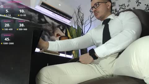 Snapshot of randylukehot chatting on 12/13/24, 09:09 randylukehot online show from 12/13/24, 09:09