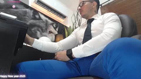 Snapshot of randylukehot chatting on 02/14/25, 06:19 randylukehot online show from 02/14/25, 06:19