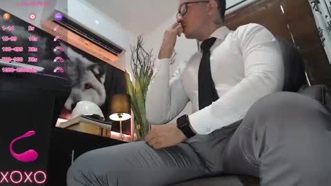 Snapshot of randylukehot chatting on 09/09/25, 06:51 randylukehot online show from 09/09/25, 06:51