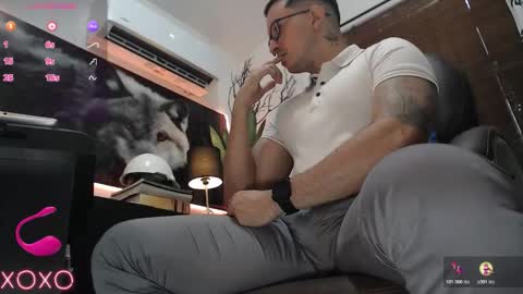 Snapshot of randylukehot chatting on 10/31/25, 07:26 randylukehot online show from 10/31/25, 07:26