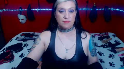 Snapshot of randymaturex01 chatting on 11/13/25, 09:14 Sonia online show from 11/13/25, 09:14