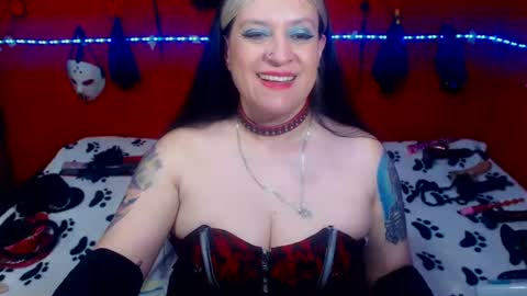 Snapshot of randymaturex01 chatting on 11/25/25, 04:45 Sonia online show from 11/25/25, 04:45