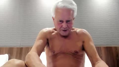 Snapshot of randythompson48 chatting on 03/06/25, 08:05 Silver Stallion TwitterRandyth53496071 and ladyenglishxxx online show from 03/06/25, 08:05