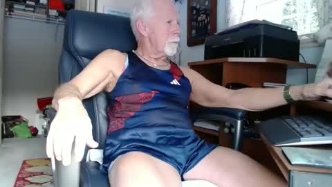 ranger1001 online show from 02/11/25, 07:38