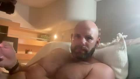 Snapshot of ransguy chatting on 09/22/25, 11:01 ransguy online show from 09/22/25, 11:01