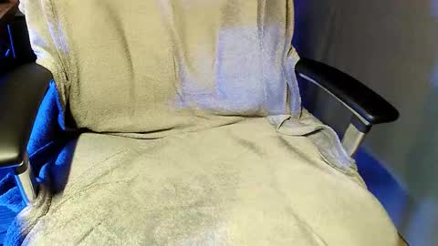 Snapshot of rapaces49 chatting on 12/19/25, 04:36 Raptor online show from 12/19/25, 04:36