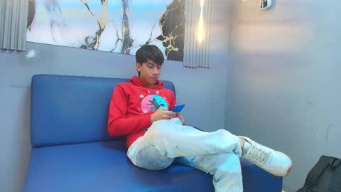 Snapshot of raphael_nyon1 chatting on 03/25/26, 04:40 raphael_nyon1 online show from 03/25/26, 04:40