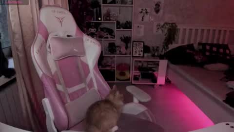 Snapshot of rapunzel_cute chatting on 11/05/25, 01:44 Rapunzel online show from 11/05/25, 01:44