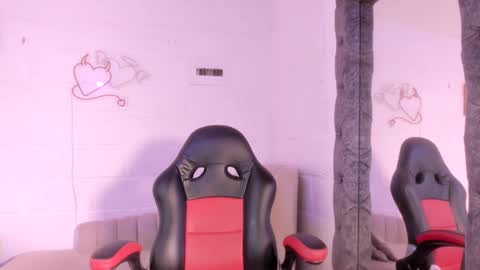 Raquel online show from 09/27/25, 09:09