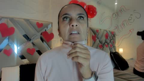 Raquel Moore  online show from 02/13/25, 05:37