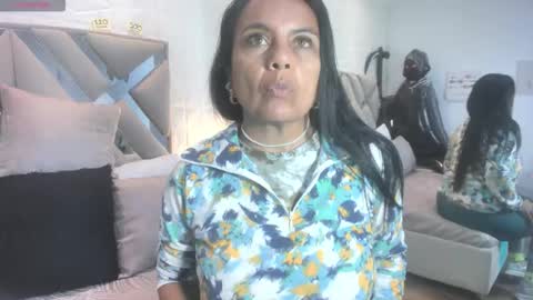 Raquel Moore  online show from 11/05/25, 11:32