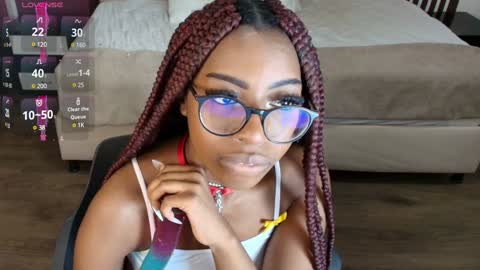 Raquel online show from 02/04/25, 02:43